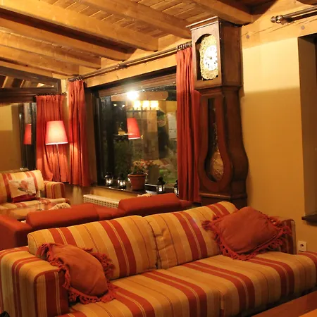 Saurat Hotel 3*