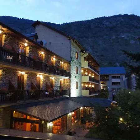 Saurat Hotel 3*