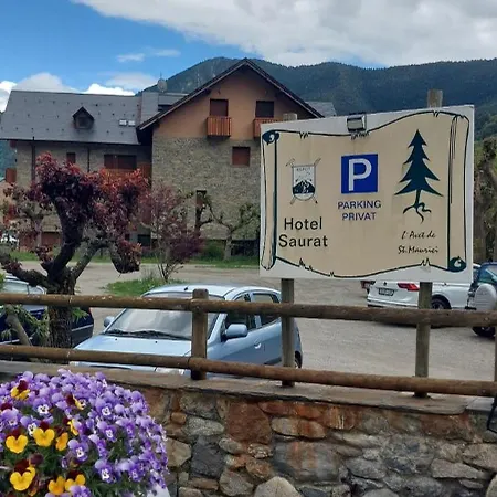Saurat Hotel