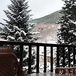 Saurat Hotell