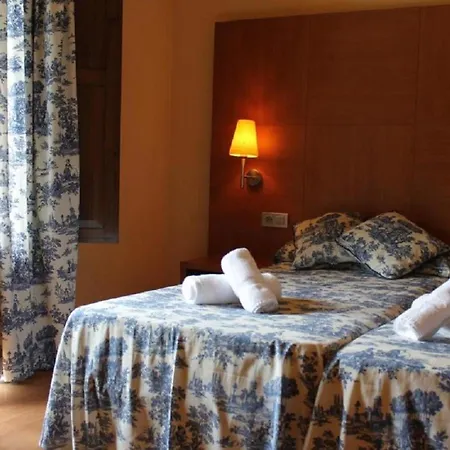 Saurat Hotel 3*