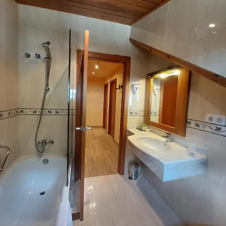 Saurat 3* Espot