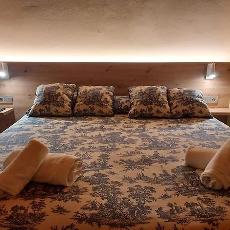 Saurat Hotel 3*